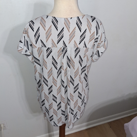 Short Sleeve Blouse- W Sz Medium - Picture 3 of 6
